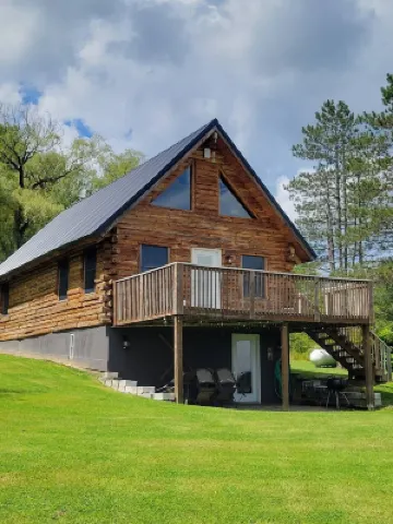 Hilltop Chalet with an Unforgettable Valley View. 13 minutes from Ellicottville!