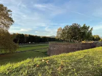 Accogliente camera e bagno con vista sul giardino di Villa Bottini