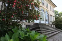 Accogliente camera e bagno con vista sul giardino di Villa Bottini