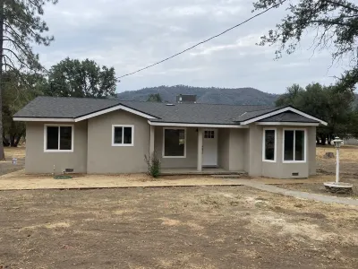 Family Home on a Golf Course near Yosemite!