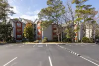 Cheerful Sound Side Condo