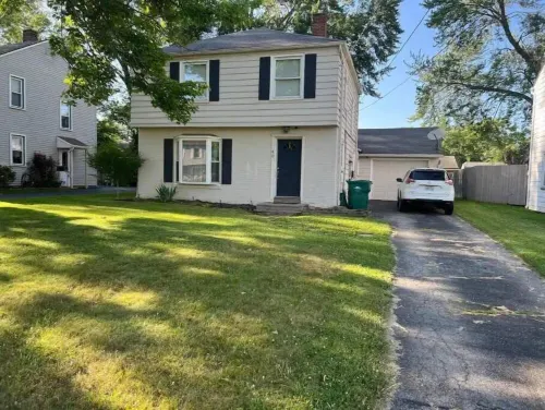 Boardman - Spacious Cape Cod Home - Free Parking