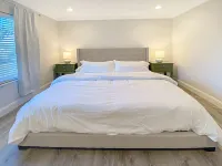 Tequesta Beach House, Heated Private Pool, Close to Beach, Sleeps 8 Jonathan Dickinson State Park Observation Tower 주변 호텔