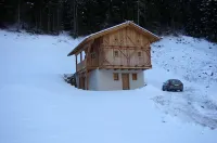 MASET POZZATTI MOUNTAIN CHALET