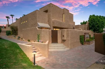 Luxury Condo in the Exclusive Ironwood CC Hotels near Record Alley