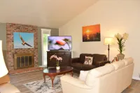 Spacious and Beautiful Single-Level for 10+