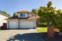 Spacious 5-bedroom house in Kent with AC, WiFi and close to all amenities! Hotels near Green River Natural Resources Area