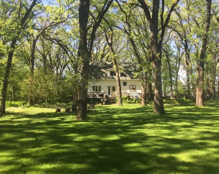 In-Town Moose Haus Lodge Отели в г. Клир Лейк