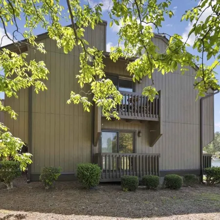Renovated, Lakefront, Pinehurst #5, Ground Level, 2BR, 2BA, Pool, WiFi, Cable