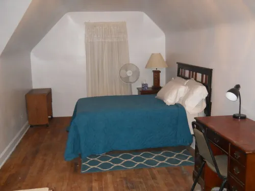 ONLY 6 MILES SOUTH OF DOWNTOWN DETROIT!!  3 BEAUTIFUL BEDROOMS IN A BUNGALOW!!!