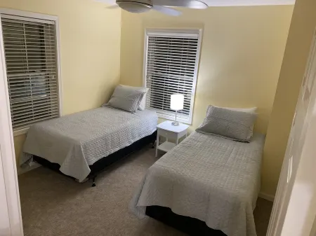 Beach, State Park, unparalleled location. 5 miles from Boyne and Nubs Skiing Отели рядом с достопримечательностью «Парк штата Петоски»