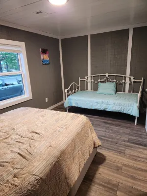 Cozy Cabin Minutes from Lake Martin