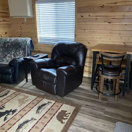 Cozy 2 bedroom Log Cabin