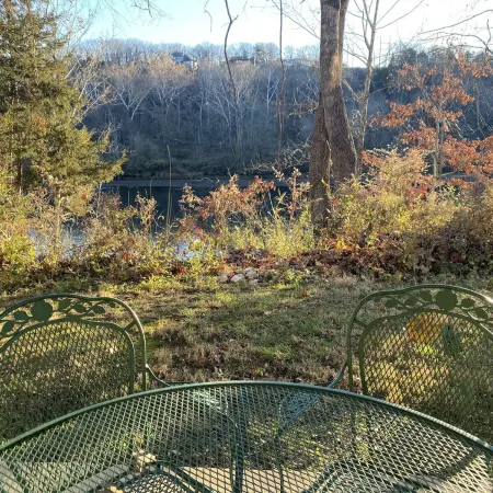 Farmhouse Charm in a Newly Renovated Lake View Walkout Condo! Marina 5 Min Away!