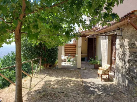 Beautiful semi-detached house, view over the coast. Air conditioning,Wi-Fi