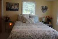 Beautiful Views, Sunrises, Pet Friendly, Comfortable!