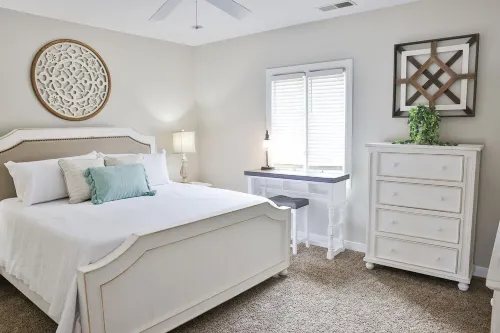 Stunning Lake House w/Large GAMEROOM Hotels in St. Clair County