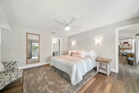 Beautiful Punta Gorda Isles Canal Front Home Отели в г. Пунта-Горда