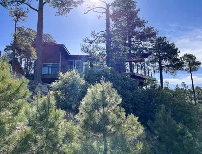 Mountain Dreams … Cozy Cabin... Spectacular Views Hotels near Spencer Canyon Campground
