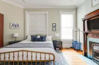 Charming 2-bedroom house with WiFi, AC, & Patio in the heart of Richmond! - 3 ดาว