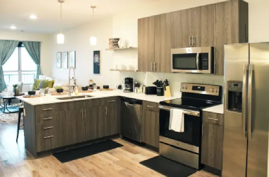 Luxurious Apartment in the Heart of Downtown Louisville! King Bed, Pool, Gym! Hotels in 