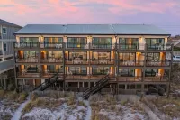 Gulf Front Luxury-Private Beach-3 Decks-King Beds Destin FL Rentals 주변 호텔