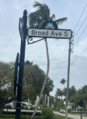 Romantic Cottage -2 Blocks to the Beach, 5th Street and 3rd Ave. S - Cottage B