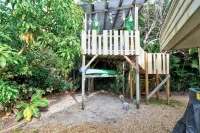 Art on the Beach Paradise 200ft from Beach!