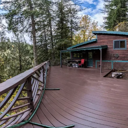 Welch Cabin <A License to Chill>                ~we LOVE dogs~