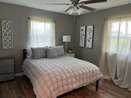 Sleeps 6 in prime location