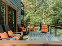 Enjoy the peace & quiet of beautiful Nashville, Indiana. Hotels in Brown County