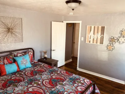 Western Slope Cozy Cottage - Home Away From Home 서스테인에이블 하이드로포닉스 & 오르가닉 가든 서플라이 주변 호텔