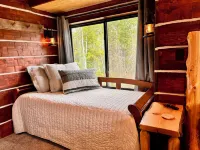 HundredAkre Wood Cabin~2 King beds~River View~Sauna
