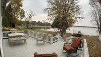 Breezy Cliff - Beautiful Lake Front House - 5+ BRs/3 sitting rooms/sauna/yoga