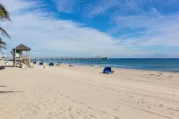 Hemingway Coast to CoastIntracoastal Water View!  2 Blocks to Beach &Pickleball