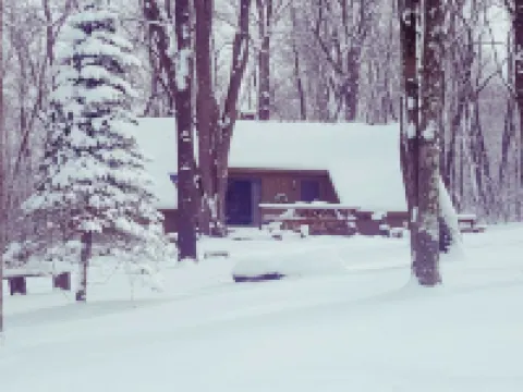 Seven Springs Cabin - Luna Chalet - Authentic, Pet Friendly Log Cabin Hotels in Donegal Township