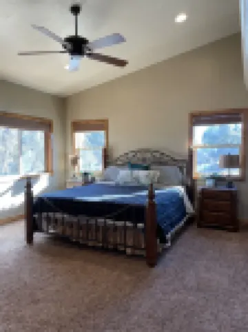 Royal Mountain Getaway - Cabin Sleeps 22!