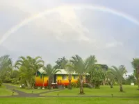 Puna Rainforest Hotspring Retreat -Rainbow Cottage with ocean views Hotels near Mauna Loa Lookout