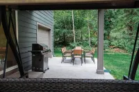 North Cascades Escape- spacious 5 bedroom, Hot Tub,  family-friendly, WiFi, AC Hotel a Skagit County