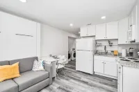 Guesthouse in ideal location with private entrance