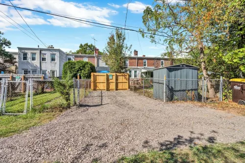 Beaver Street Retreat: Charming 2-bedroom townhome Hotels in North Wales