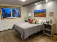 Beautiful Nottingham House: Secluded but Close to Town Hotels near Chena River State Recreation Area