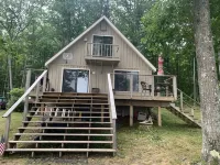 Cozy Lakefront Cottage with spectacular views!