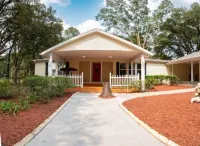 Ginnie Springs Hidden Scuba Oasis Retreat!   Only 1 minute from Ginnie Springs