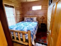 Pineview Cabin at Bayview Cabin Resort on Picturesque Northwoods Lake in Wi. Hotels in Langlade County