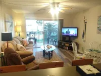 Crescent Beach Condo - Wonderful location! Hotels in Crescent Beach