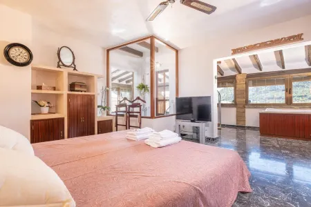 Beautifully Renovated Traditional Stone House in Calvario, Pollença