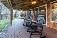 Relaxing Hot Tub by Creek, Fire Pit Near Smokey Mountain National Park