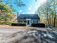 Hot tub Mountain Views No Cleaning Fee Hotels in Rabun County