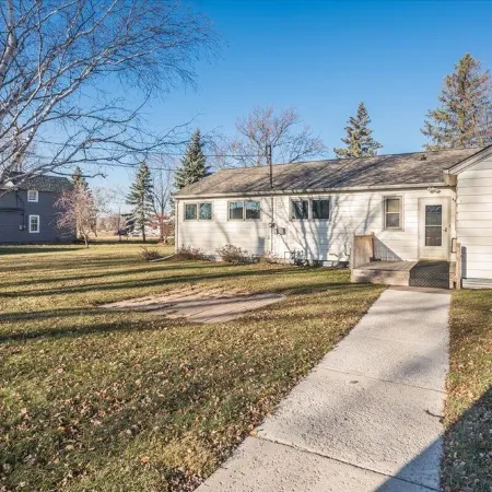 Family, Group Friendly, Large Yard, Only 6 Miles to Duluth, MN! EV Charger